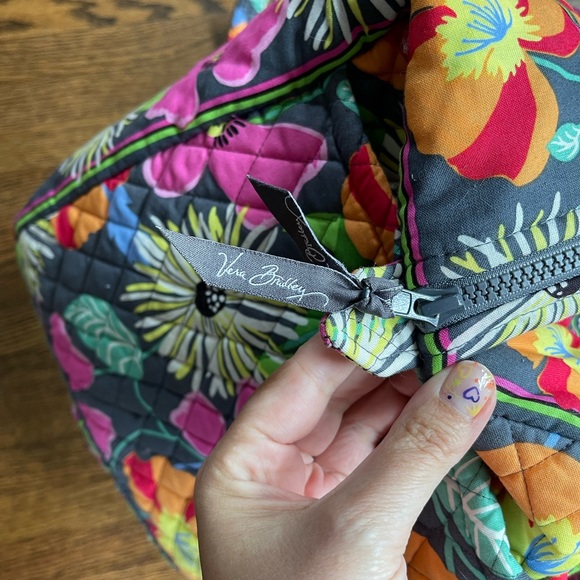 Vera Bradley large duffel bag in Jazzy Blooms - Picture 7 of 9